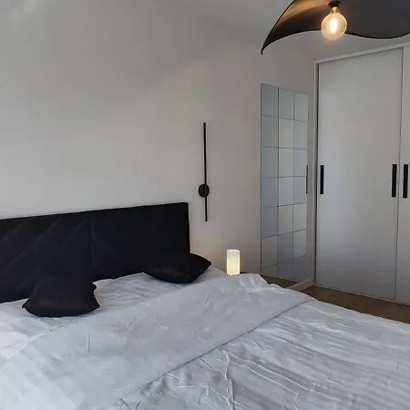 Apartamenty-plaza Lägenhet *